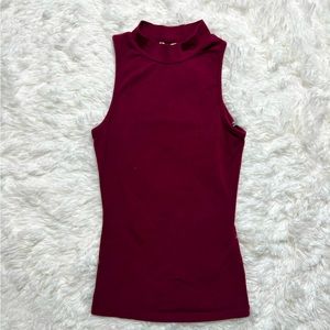 🍀Bozzolo Turtleneck Sleeveless Top Size S